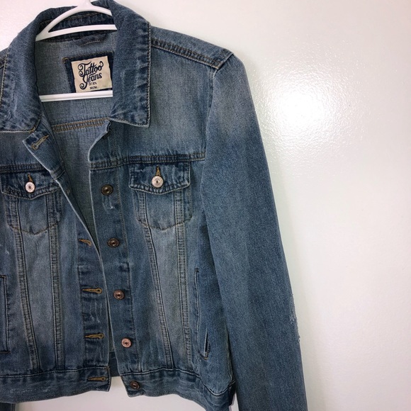 Distressed jean jacket - Picture 4 of 6